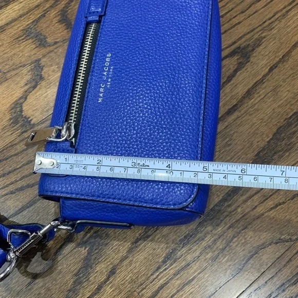 Like New Marc Jacobs Gotham City Crossbody Blue - Picture 14 of 16